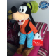 Goofy Kuscheltier 75 cm in nahaufnahme der freund von Micky Maus ideal als Geschenk aus weichem Plüsch