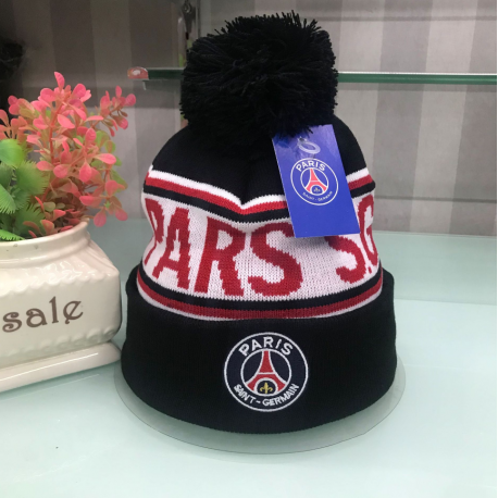 Paris Saint-Germain Bommelmütze ideale warme Fan Mütze bzw Beanie für Fans von PSG