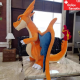 Pokémon Glurak Charizard XXL Plüschtier Seitenansicht