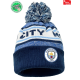 Manchester City Wintermütze mit Bommel Beanie für Fussballfan schräg seitliche Ansicht
